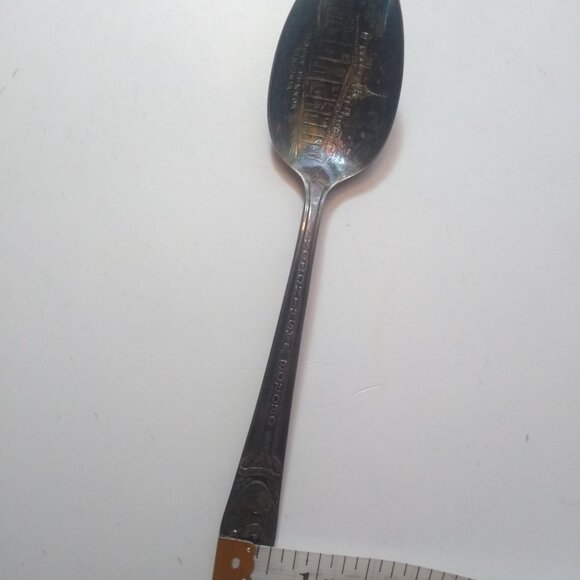Vintage Souvenir Spoon - featuring Washington's Mt. Vernon Mansion - Picture 16 of 16